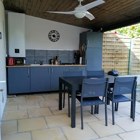 Maison Bord De Climatisee En Corse