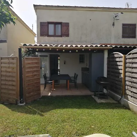 Maison Bord De Climatisee En Corse *