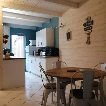 Maison Bord De Climatisee En Corse بيت للعطل *