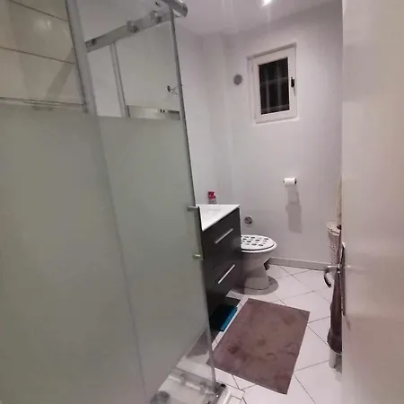 Maison Bord De Climatisee En Corse بيت للعطل *