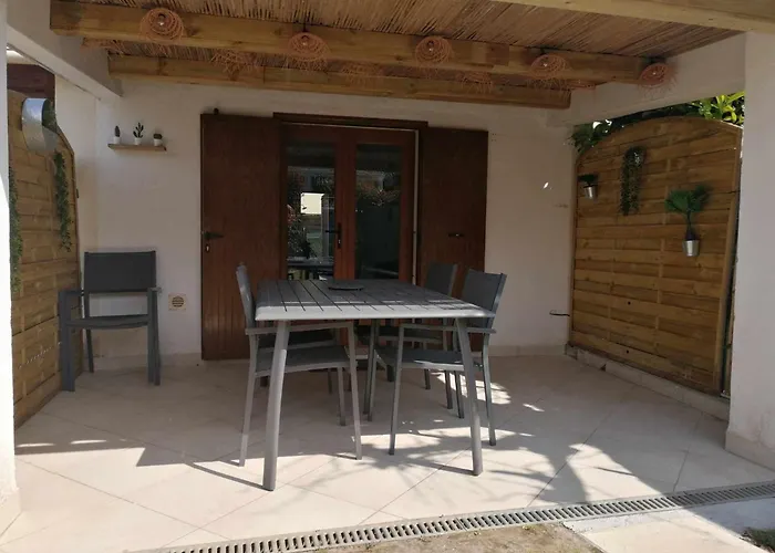 Maison Bord De Climatisee En Corse * ポッジョ・メッザナ