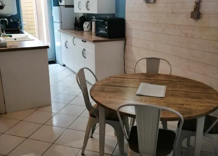 Maison Bord De Climatisee En Corse 度假居