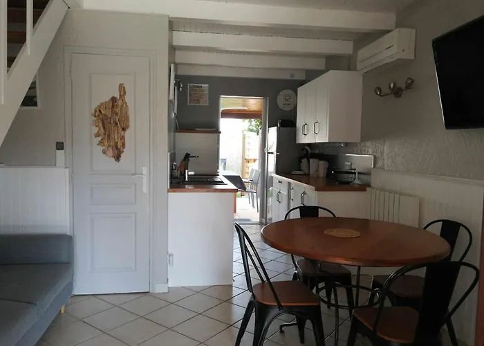 Maison Bord De Climatisee En Corse 度假居 波吉奥· 梅扎纳