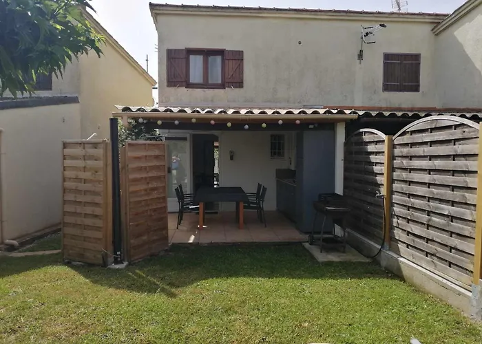 Maison Bord De Climatisee En Corse *