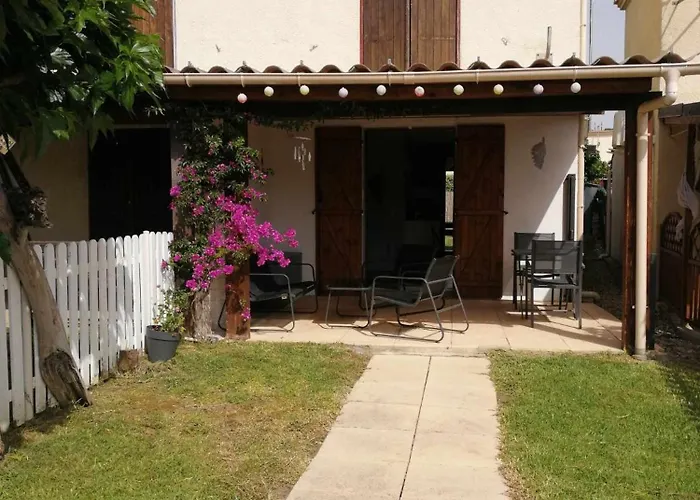 Maison Bord De Climatisee En Corse 度假居